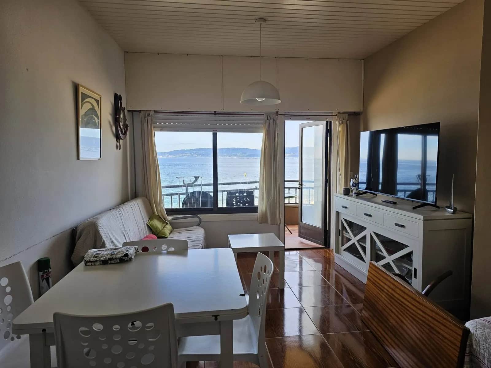 Piso en primera línea de la Playa de Loureiro con terraza y garaje — Bueu — foto 1