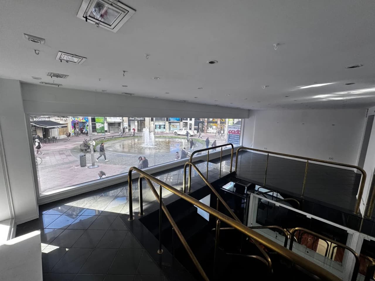 Local comercial en el centro de Pontevedra — foto 1
