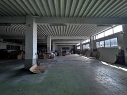 Alquiler de espacios en planta baja de nave industrial para almacenamiento de barcos o maquinaria en Barro (Pontevedra) — foto 1