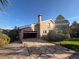 Casa de piedra con piscina y jardín en Camos, Nigrán — foto 4