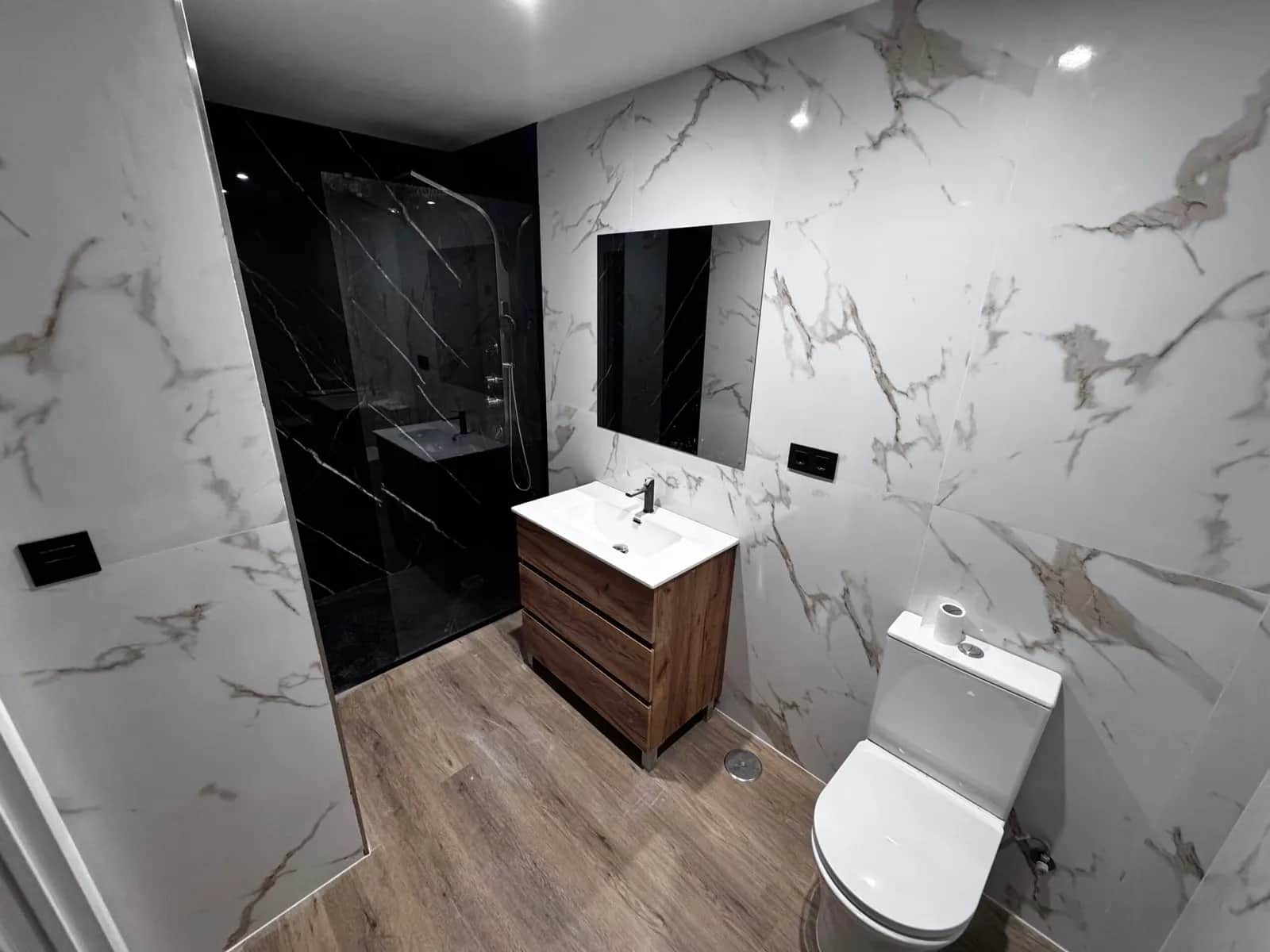 Piso a estrenar de 3 habitaciones en Avenida Camelias — foto 1