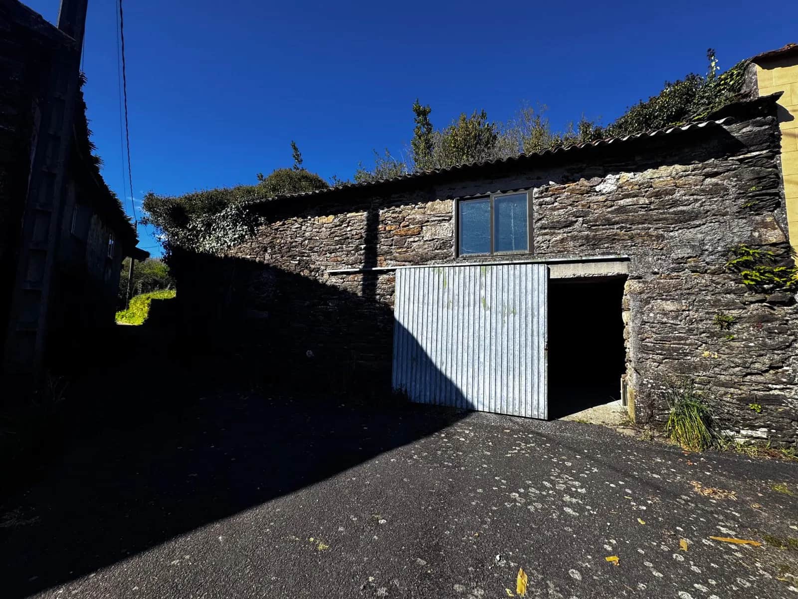 Casa a rehabilitar en Cerdedo con parcela y casa anexa. — foto 1