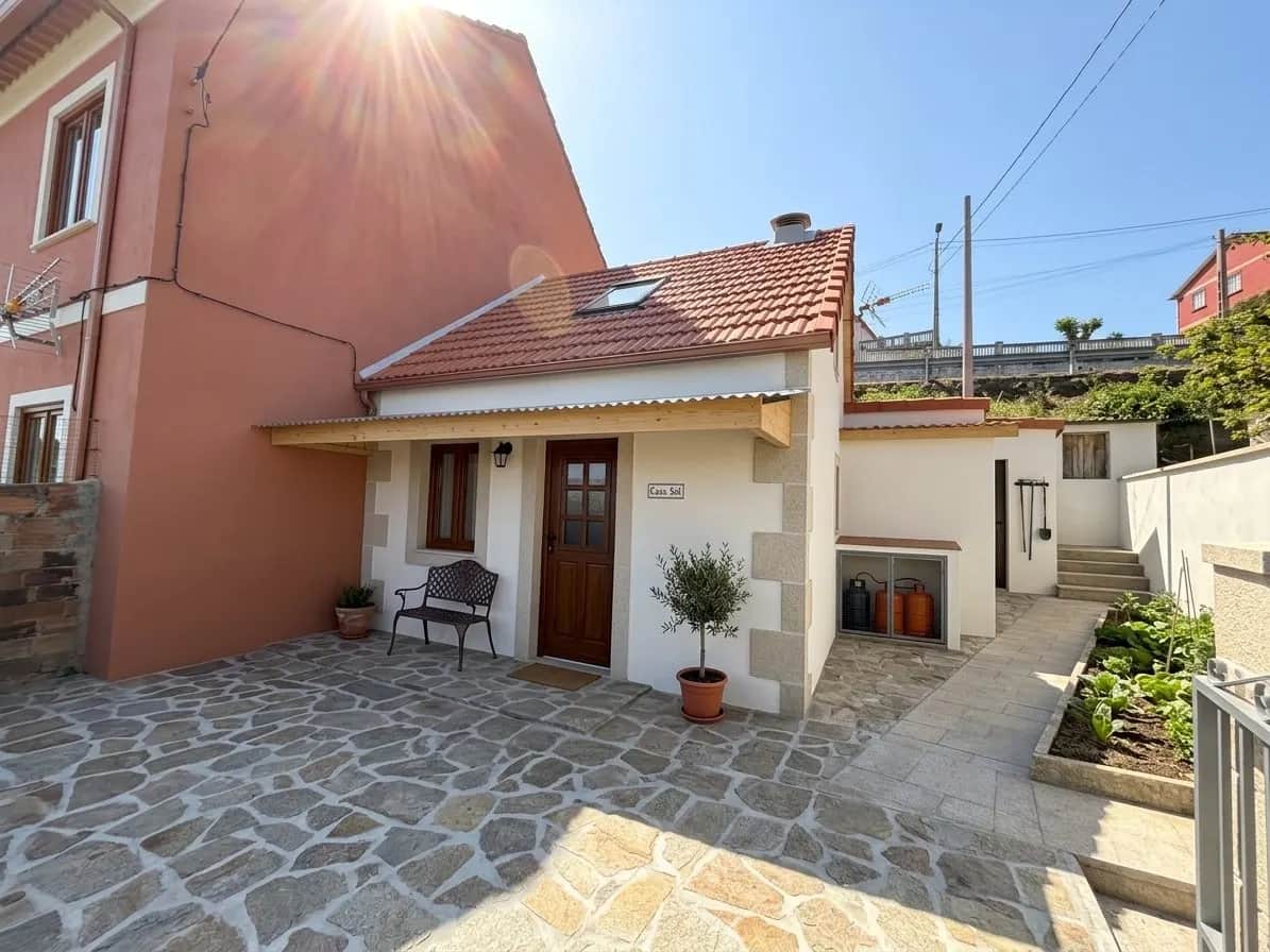 Casa con jardín y vistas al mar para terminar a tu gusto en Tirán, Moaña — foto 1